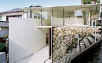 Clover House, Japan
